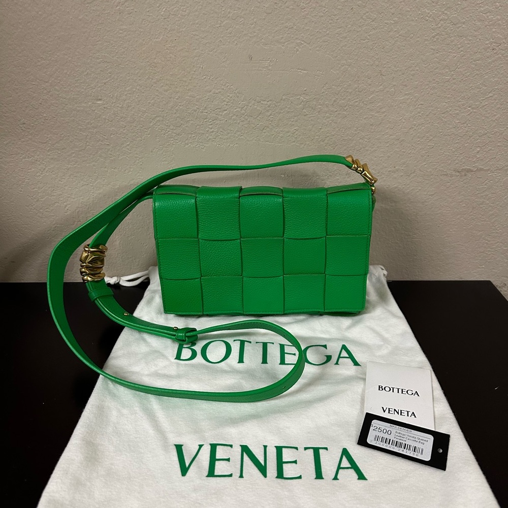 Authentic Bottega Veneta Cassette Crossbody Bag in Parakeet Green